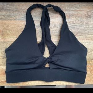 Fabletics Oasis Twist Sports Bra